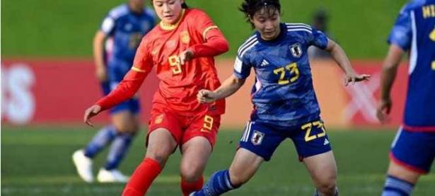 半岛体育vip注册-女足比赛中，中国队员徐某力挽狂澜