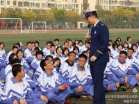 半岛体育中国官网-铁心铁志！球员不屈不挠奋力胜利