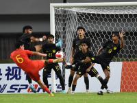 半岛体育课程-引人瞩目的国际足球比赛集锦