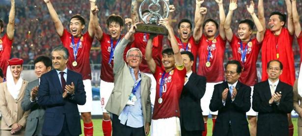 半岛体育登录-上港主场大胜，重回争冠赛场