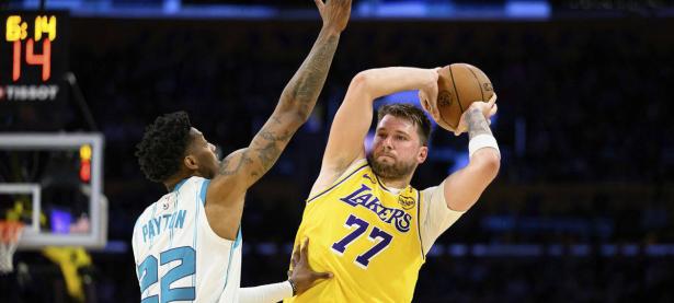 半岛体育入口-包含湖人客场战胜森林狼，连胜势不可挡的词条