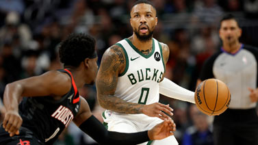 包含青岛雄鹿力克深圳新世纪，迎来三连胜的词条