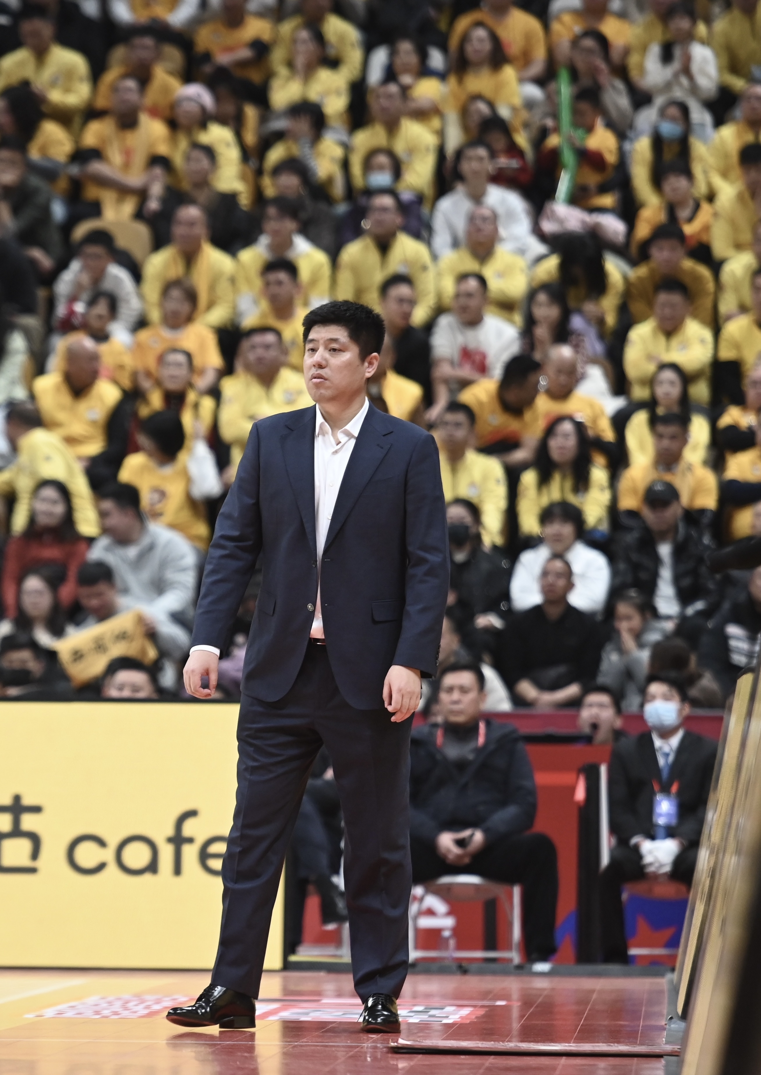 中国队在激烈对决中获得胜利，晋级半决赛