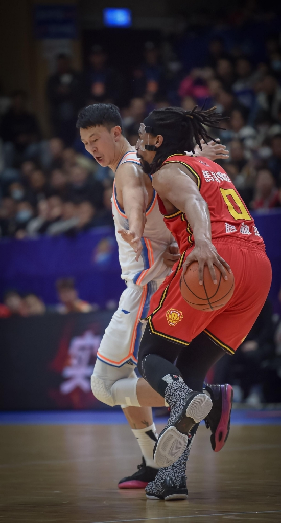 四川队与深圳队的对战引发球迷期待