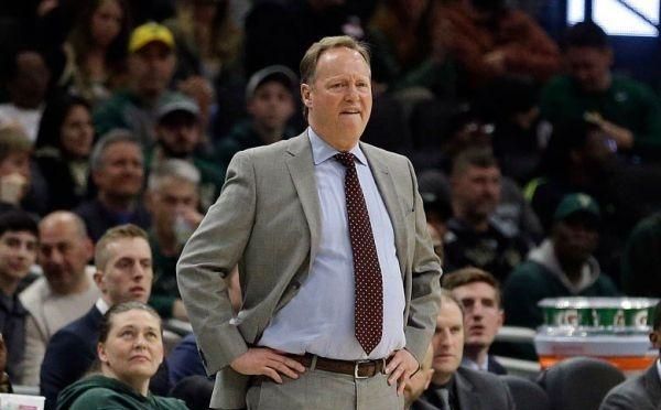 勇士主帅再度获得最佳教练称号的简单介绍