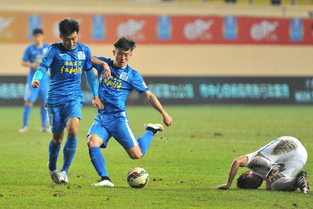 包含恒大高温下备战，姜至鹏正式入队，希望今后表现强势的词条