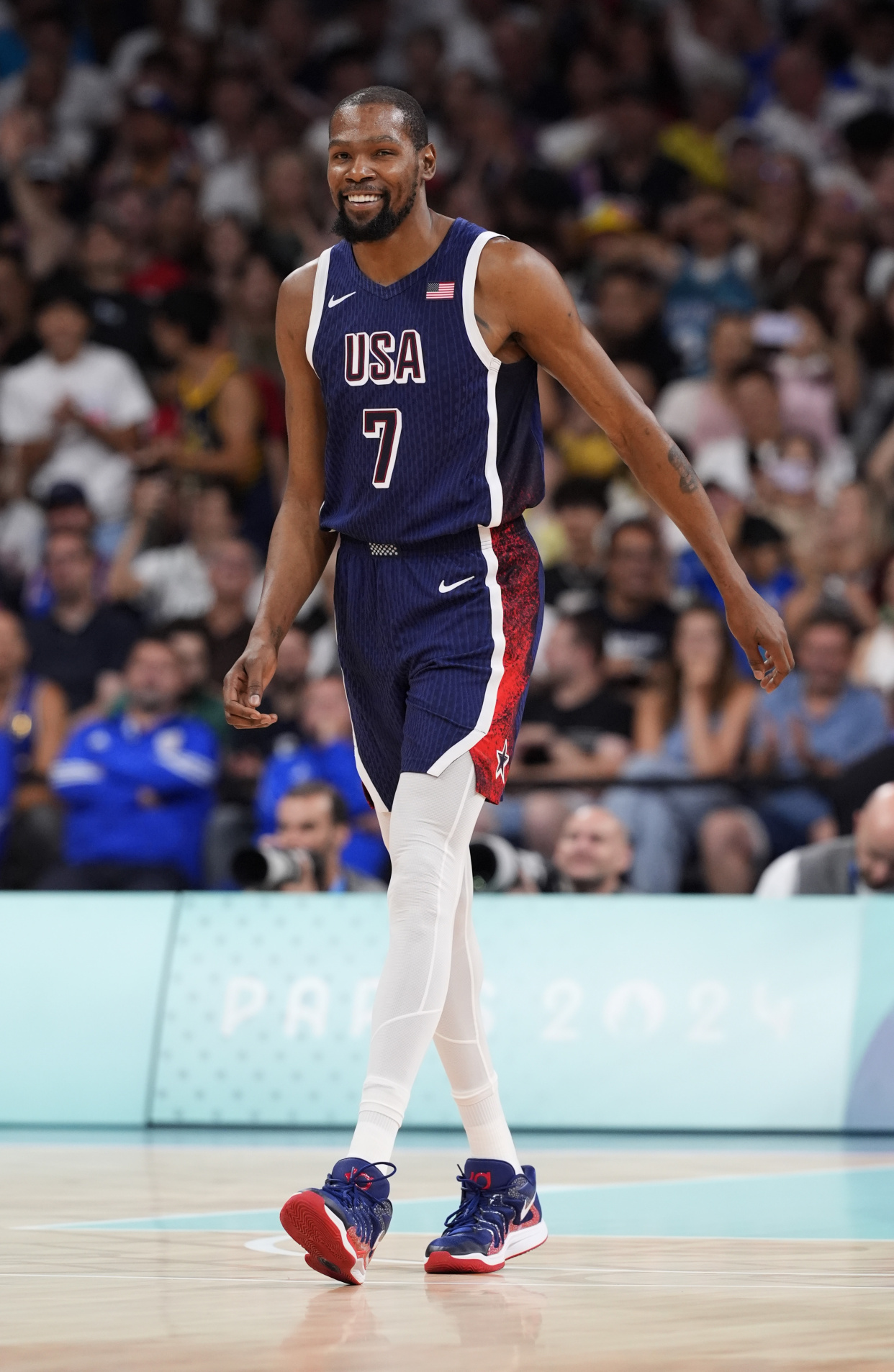 美国男篮轻取塞尔维亚，杜兰特独得分