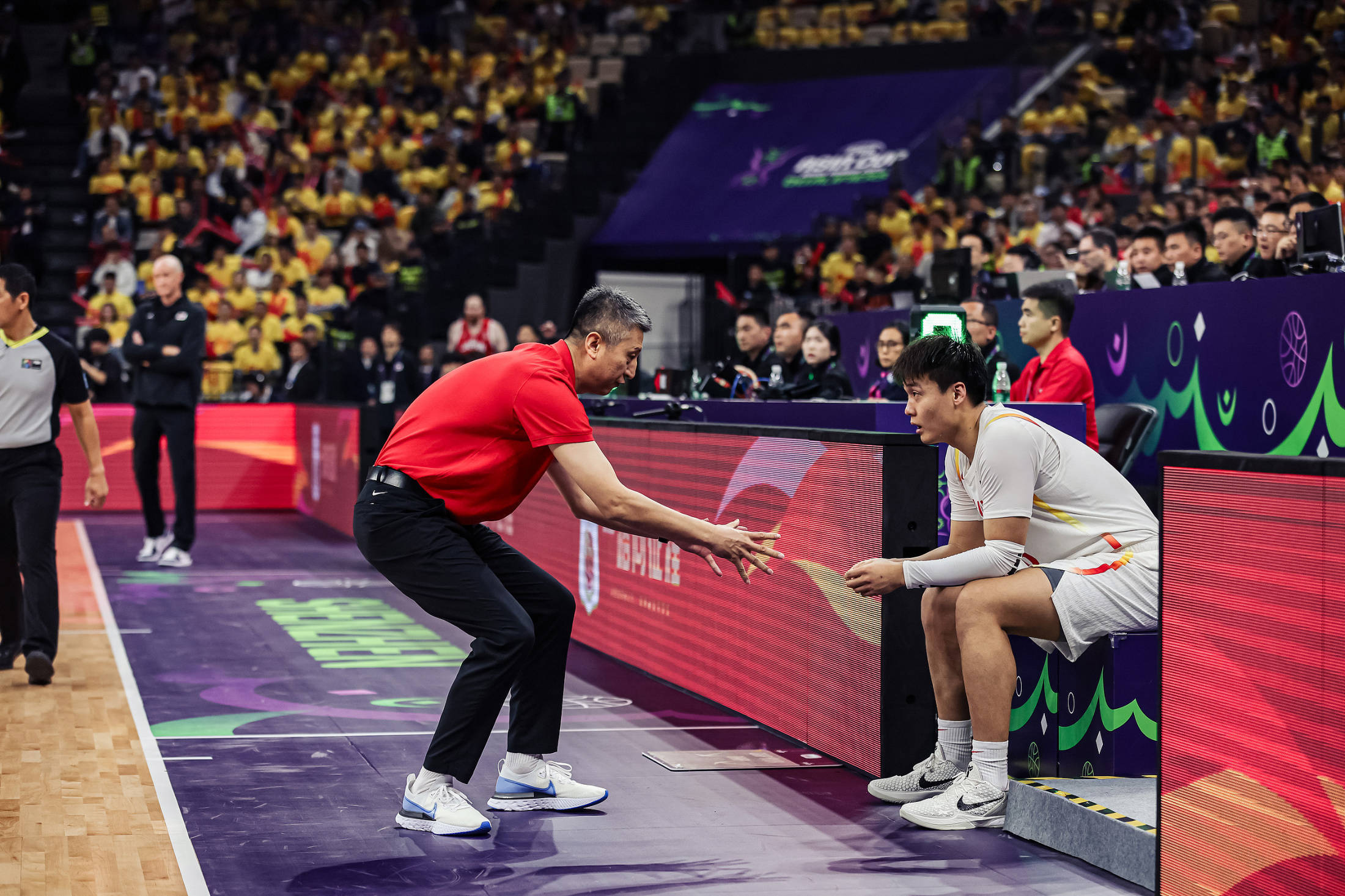 包含球队红火状态再展，CBA举世瞩目，傲视全场的词条