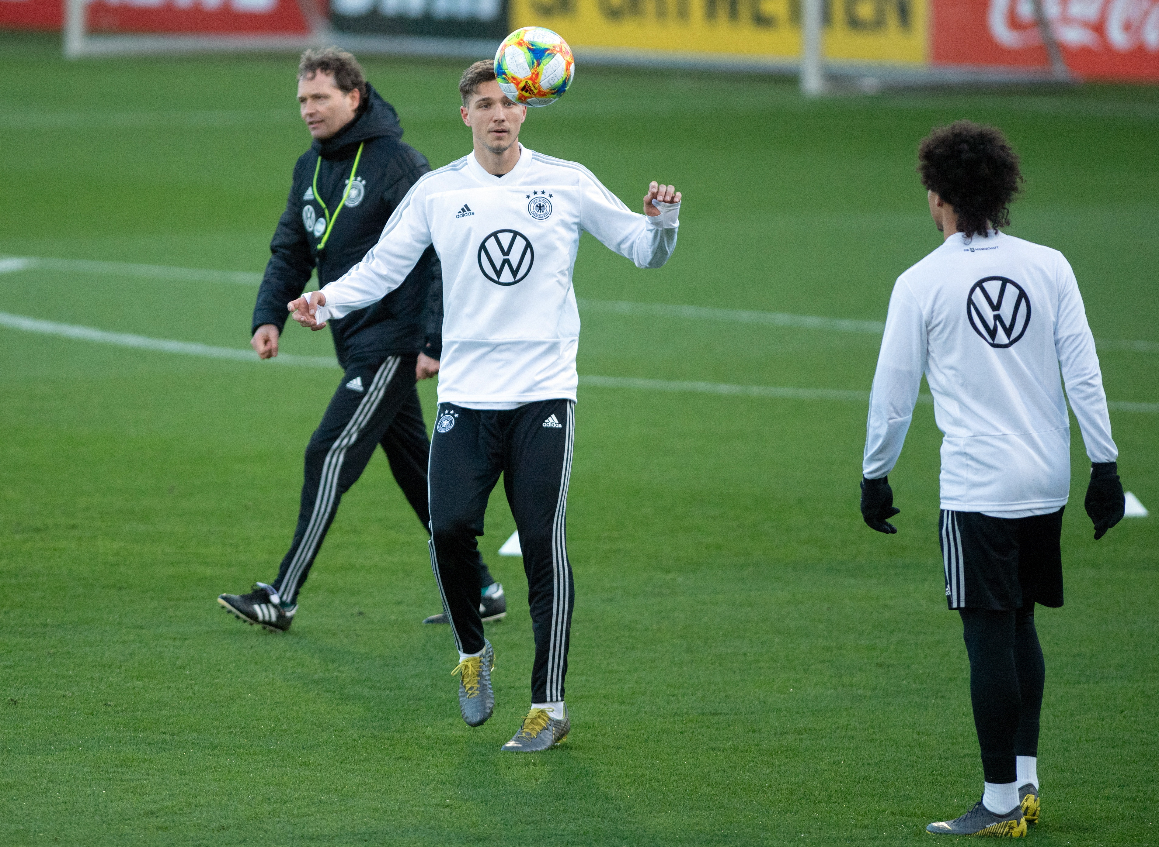 南非队在欧预赛中爆冷战胜瑞士队