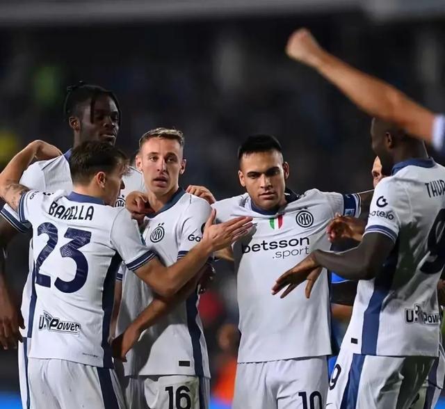 意甲联赛激发球迷热热情，激烈角逐不断的简单介绍