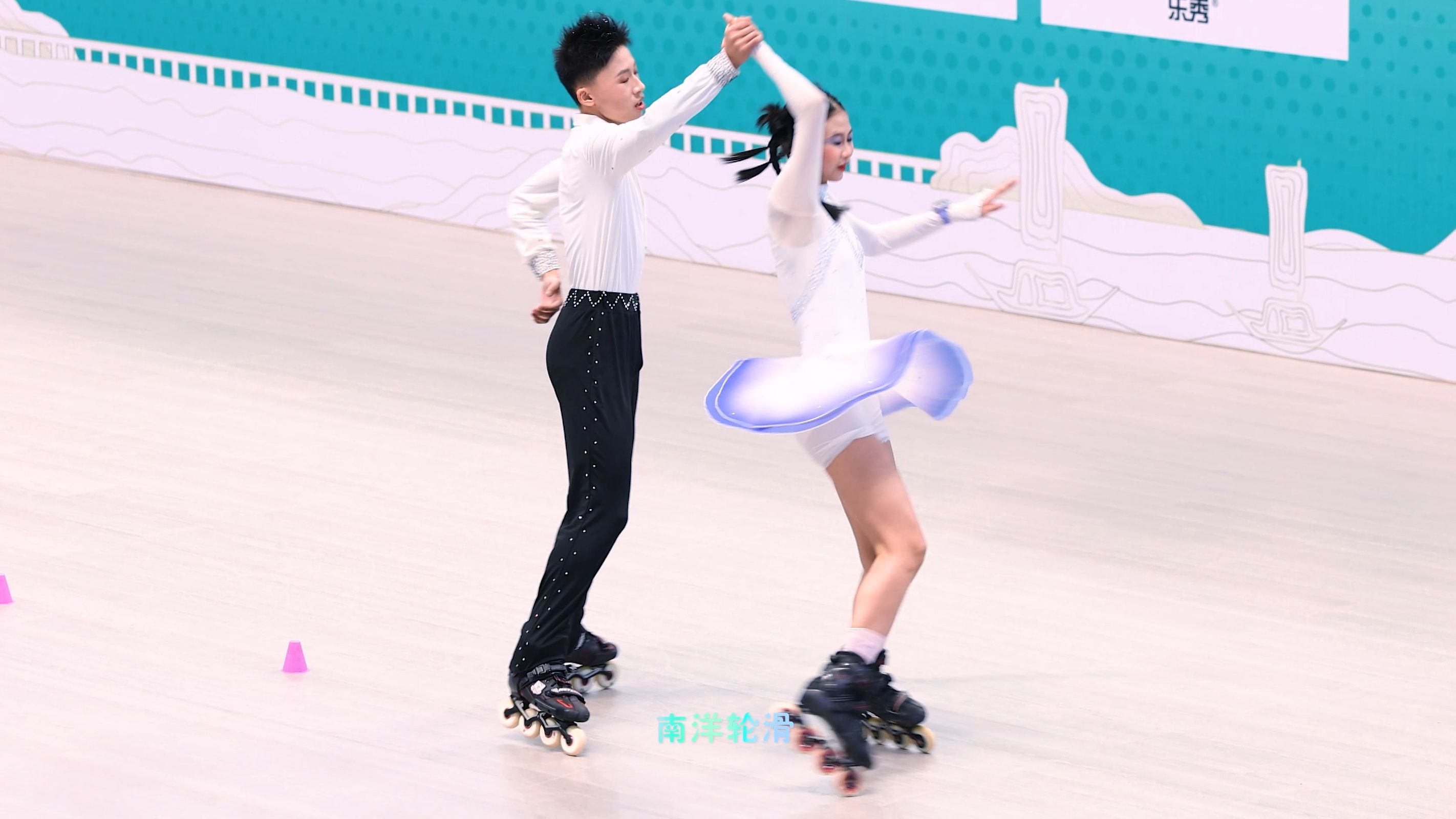 包含加拿大轮滑选手优异表现，实现完美逆转的词条