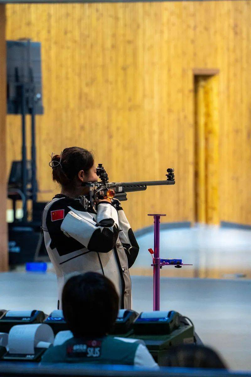 卢森堡选手在射击项目中斩获银牌