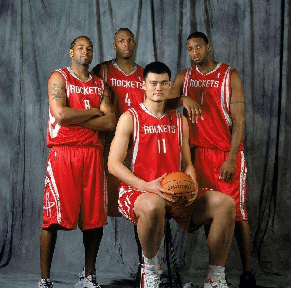 火箭中锋卡佩拉状态回升，球队重建信心备战下一场胜利的简单介绍