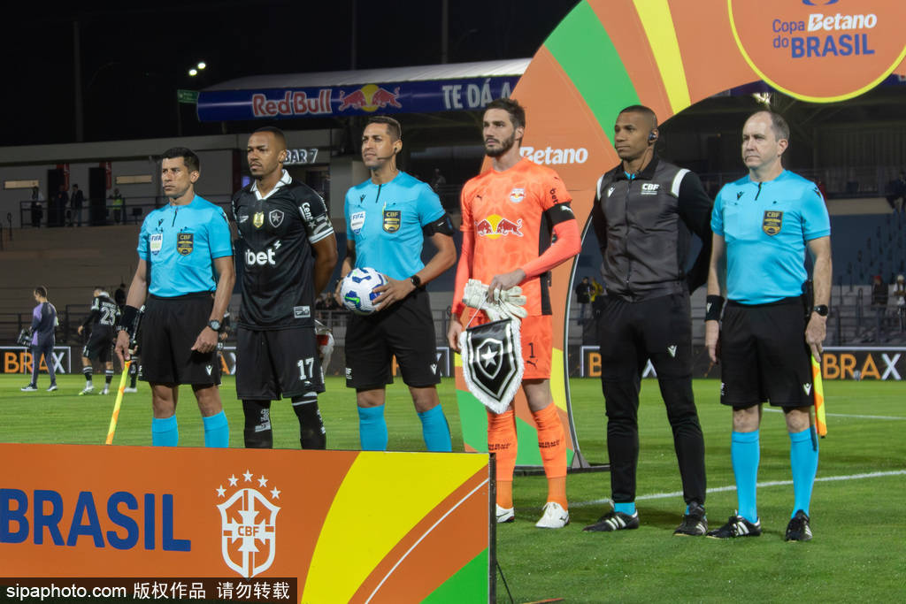 包含精彩继续！欧洲足球盛宴再次引爆的词条