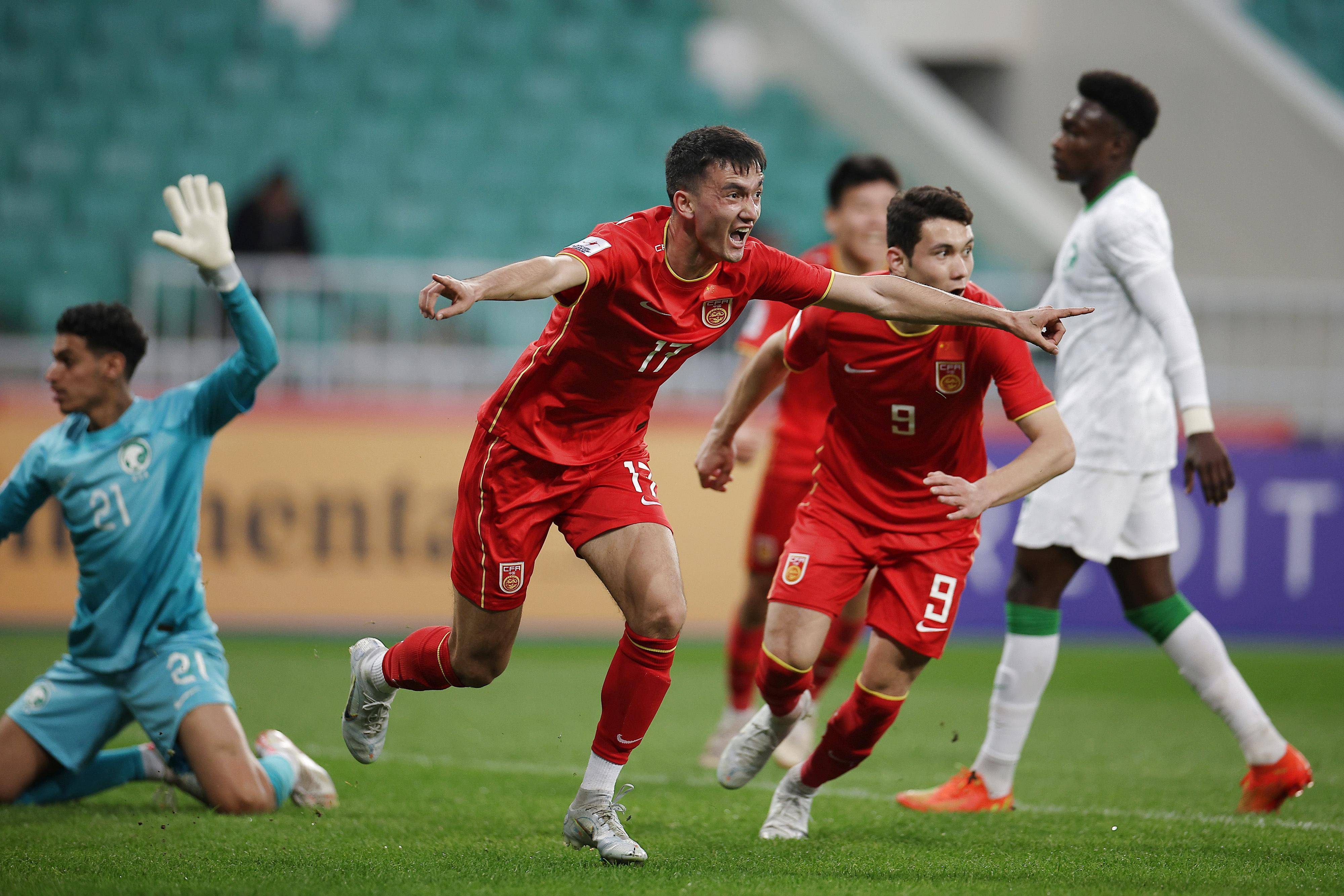 亚洲足球冠军杯比赛场面激烈的简单介绍