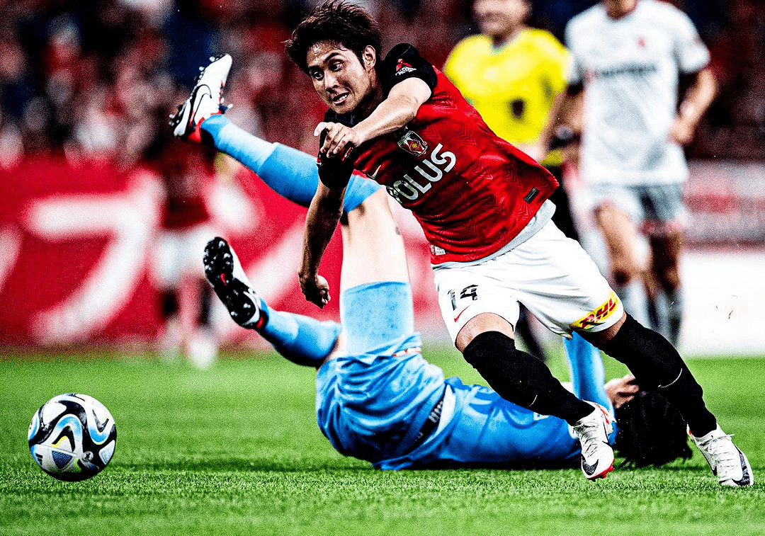 亚洲足球冠军杯比赛场面激烈的简单介绍