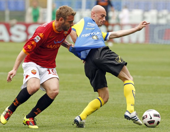 包含意大利足球联赛新政策出台，引发球员抗议的词条