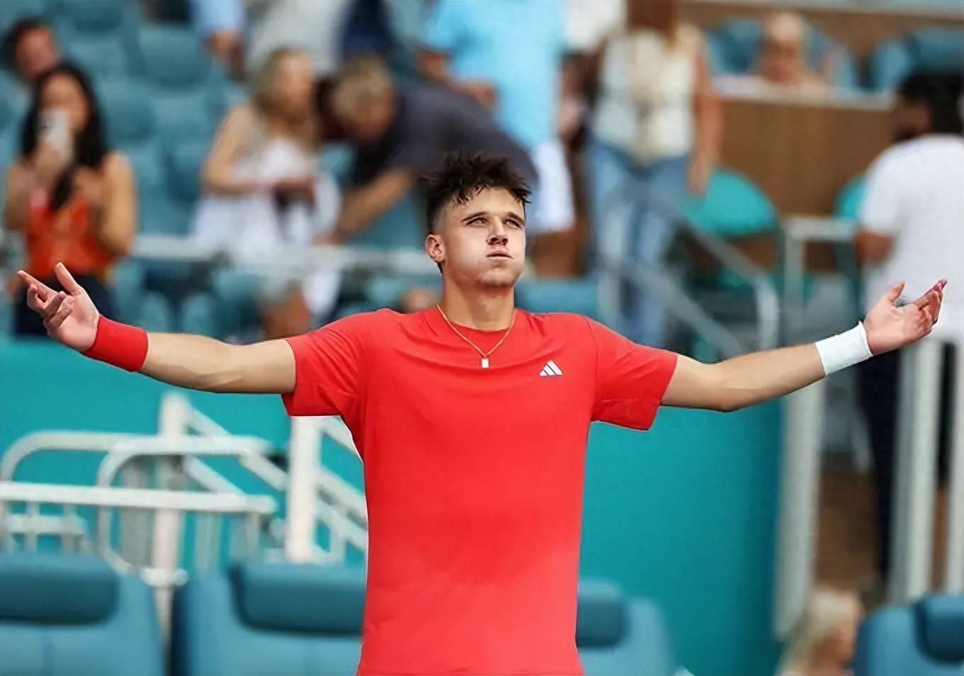 捷克队晋级半决赛，展现出色表现引人瞩目