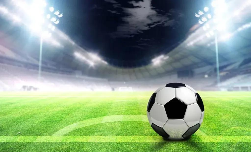 摩纳哥挑战梅斯，现场球迷热情高涨