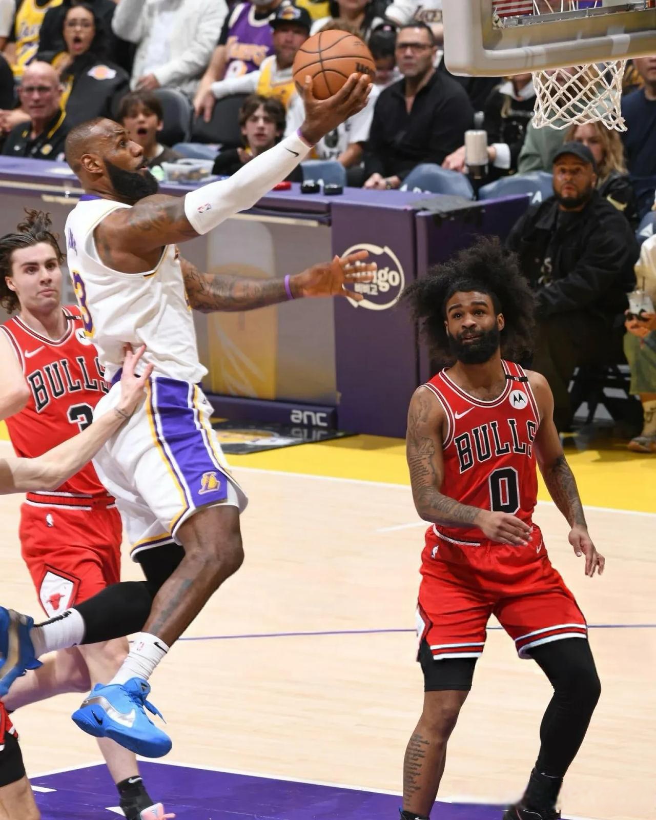 公牛击败骑士，终结两连败