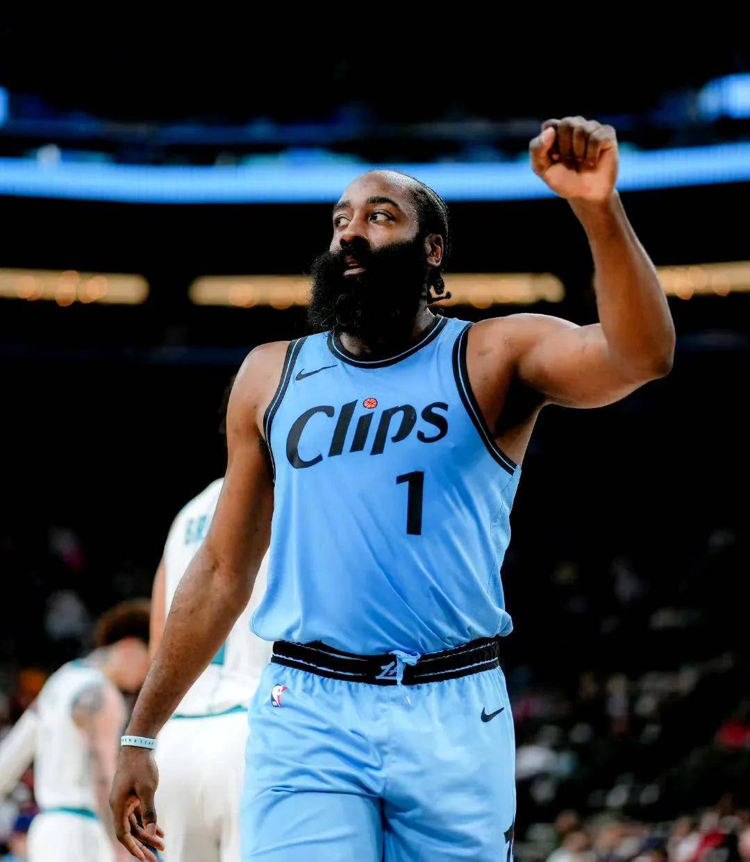 快船力克黄蜂，取得连胜的简单介绍