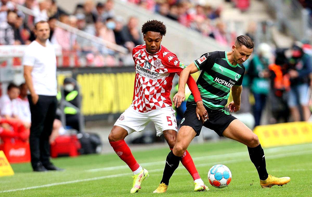 弗赖堡客场取胜，继续保持不败战绩