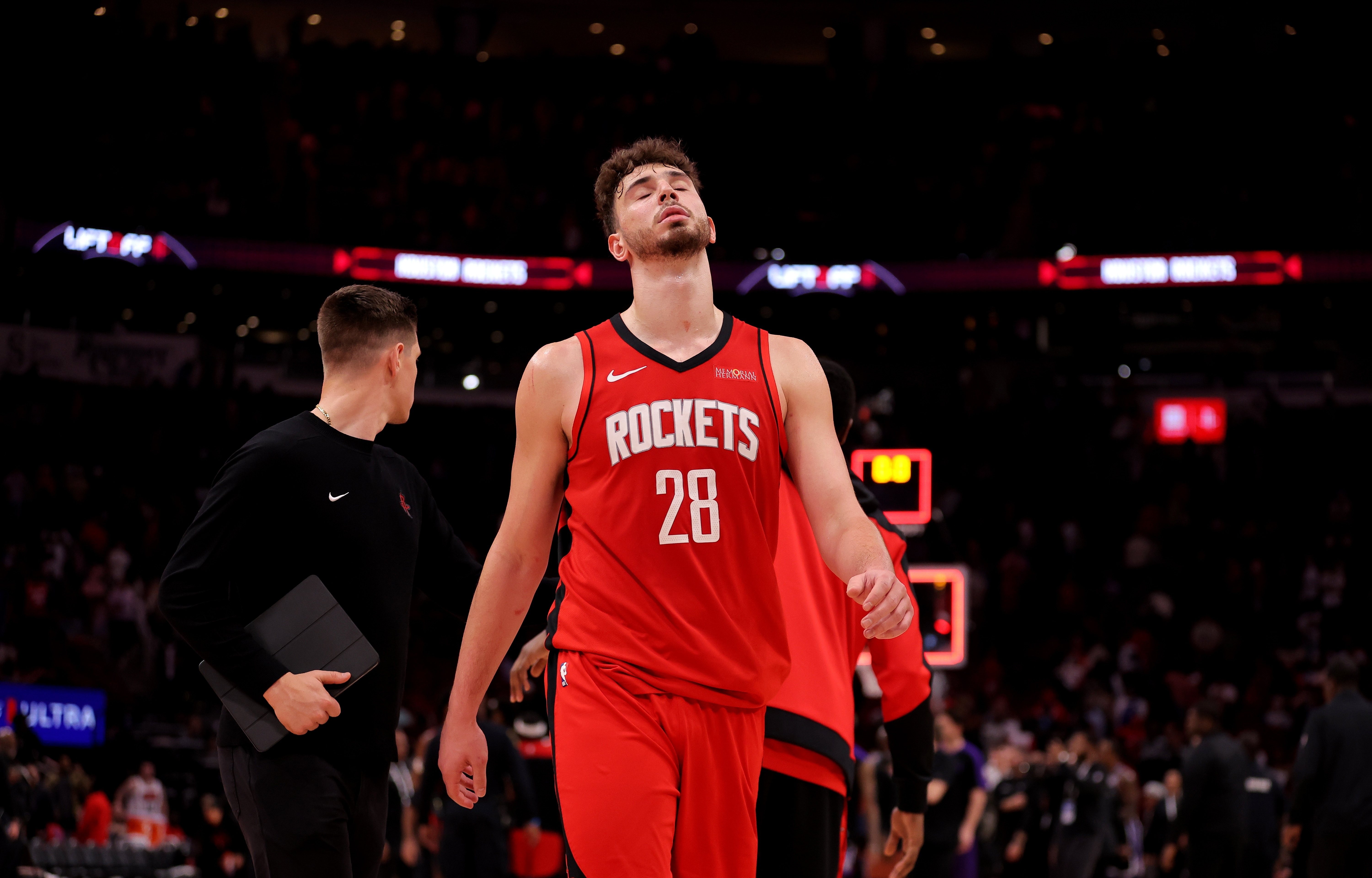 火箭队主力球员受伤令球迷大为担忧，未来赛局难料的简单介绍