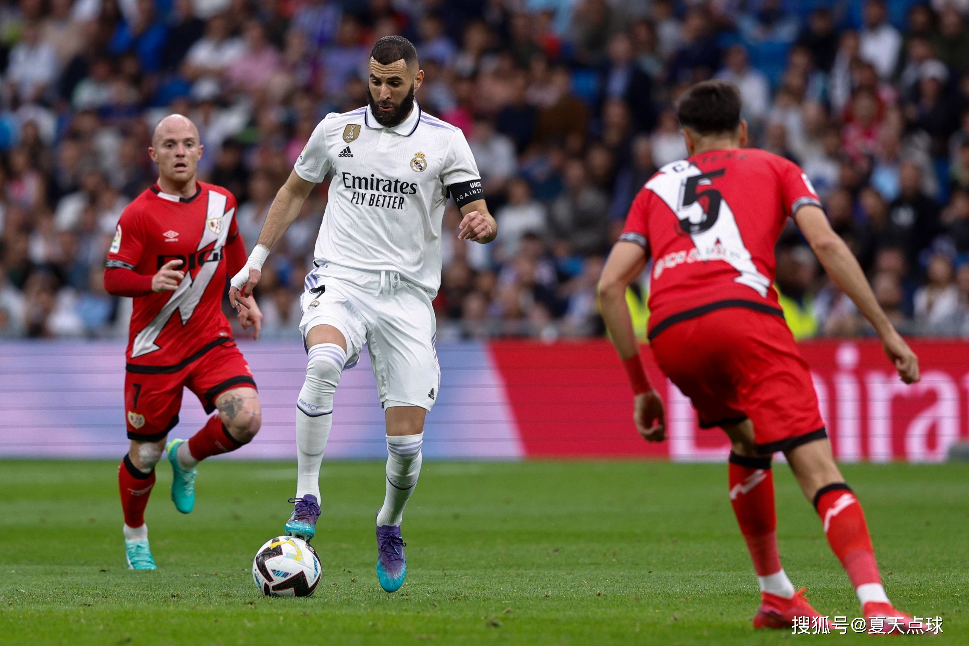 关于皇家马德里球队精彩表现赢得观众掌声的信息