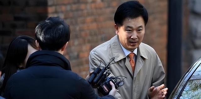 从职业运动员卸任后如何处理心理与情感问题 从职业运动员卸任后如何处理心理与情感问题